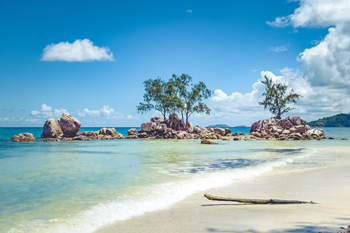 Praslin-plage-Seychelles